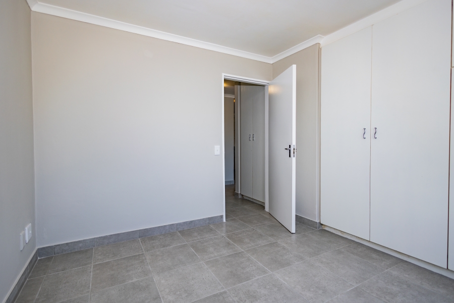 To Let 2 Bedroom Property for Rent in Okennedyville Western Cape